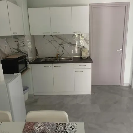 α Apartment *